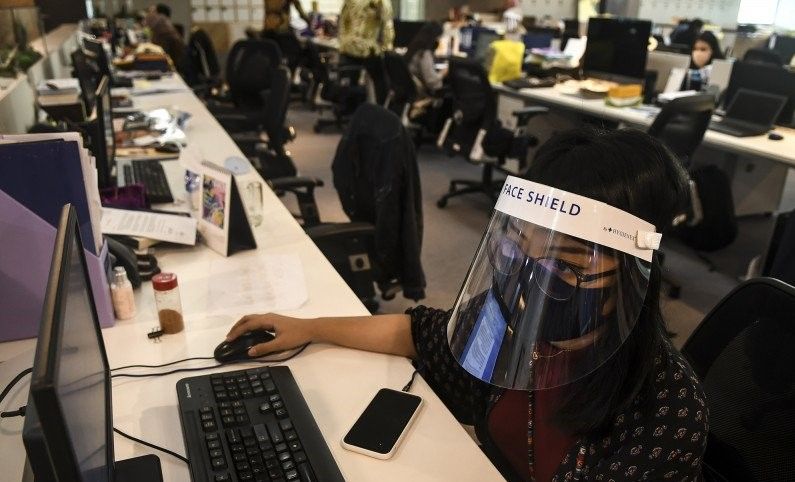 podiumnews.com-Perkantoran dan Komunitas Warga Lokasi Rawan Penyebaran COVID-19